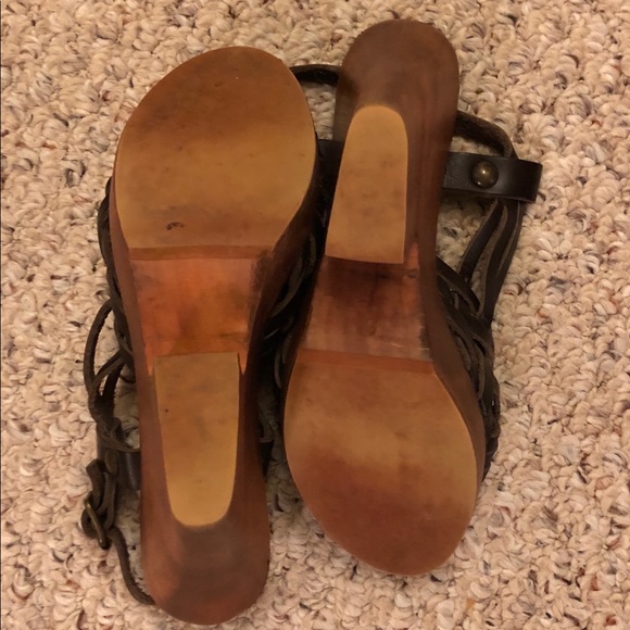 Michael Kors platform sandals 6M - Picture 3 of 5